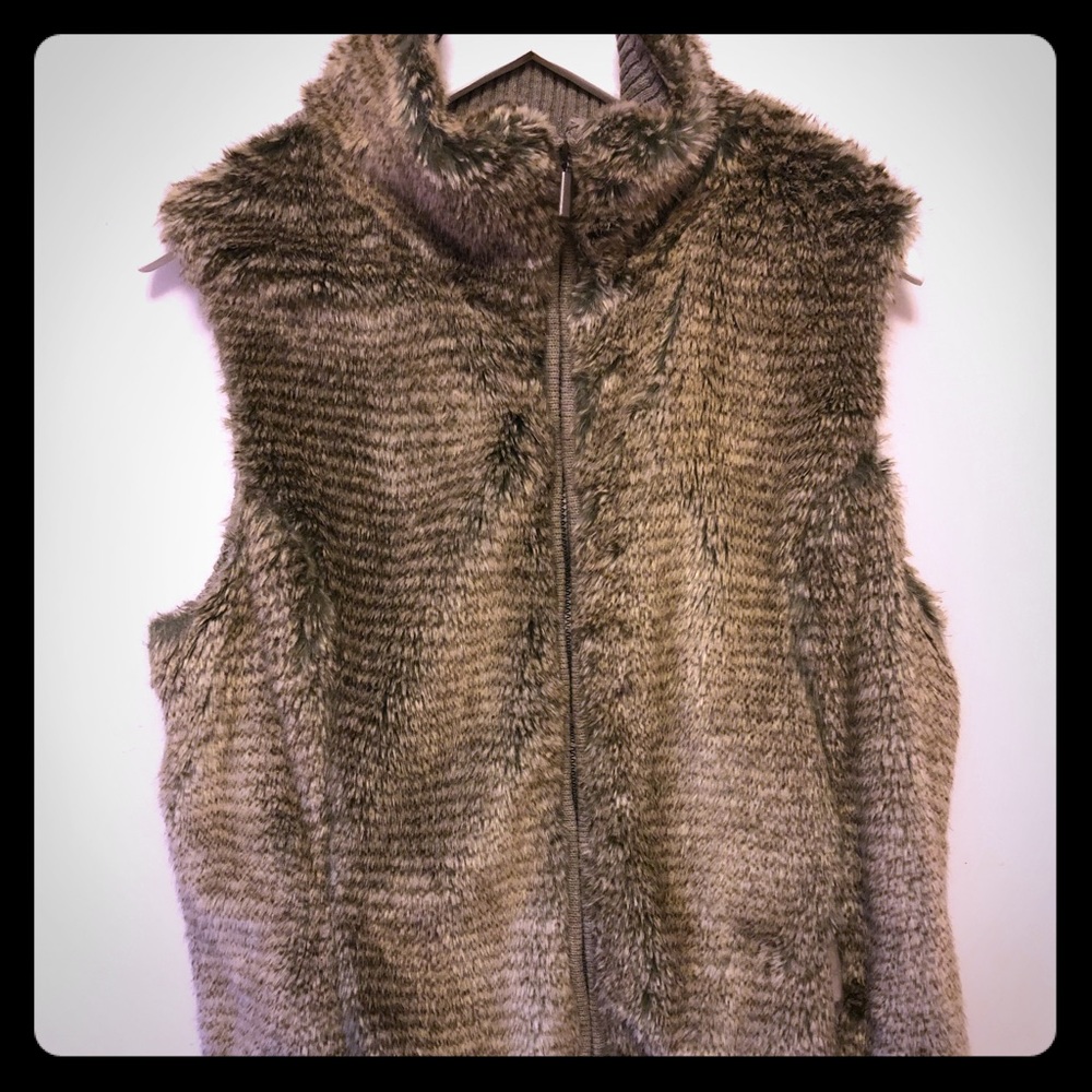 Faux fur sweater vest